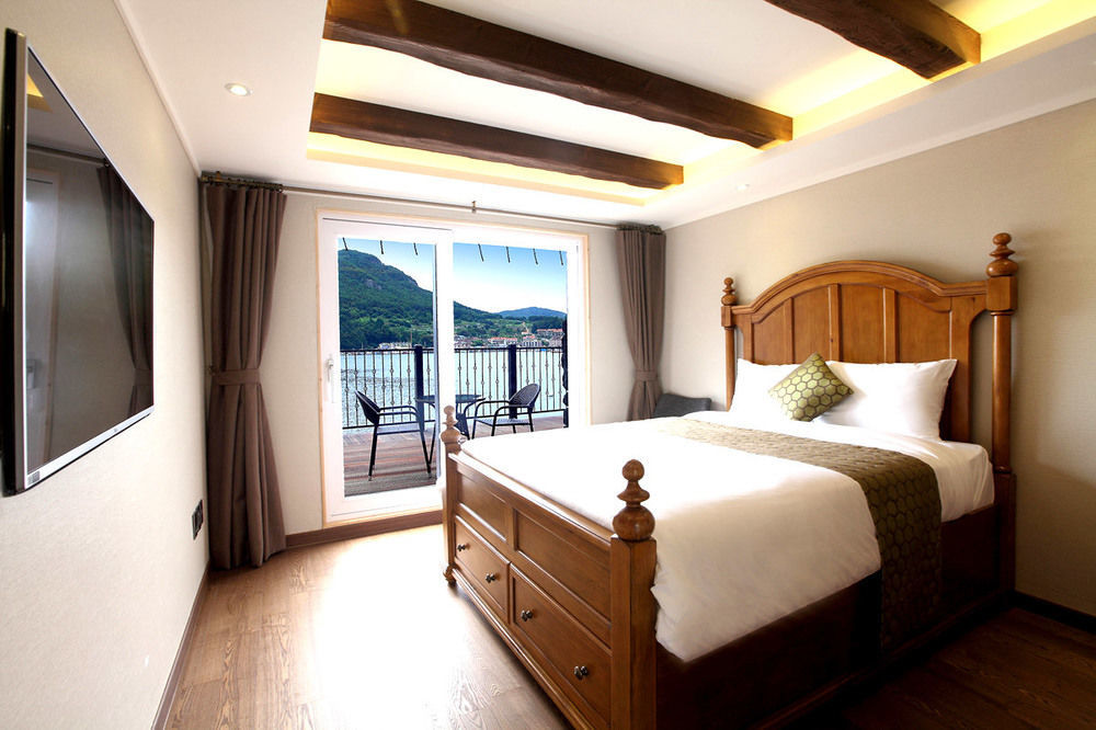 Hansan Marina Hotel & Resort Тхонъён Экстерьер фото